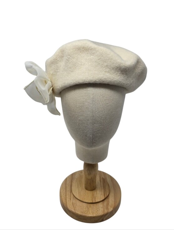 Vintage Ultra Basque Wool Beret Hat With Bow & Satin Rosette One Size Cream